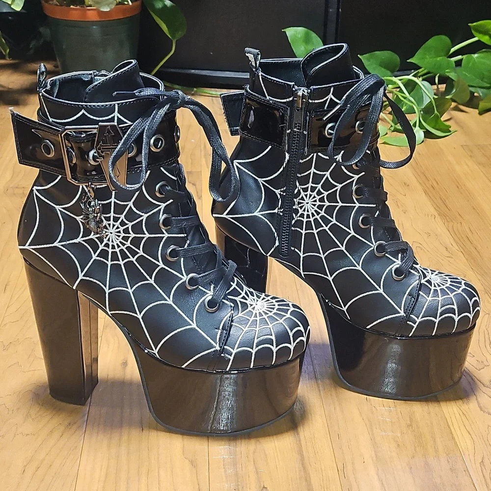 Demonia Spiderweb Torment Boots - Picture 3 of 11